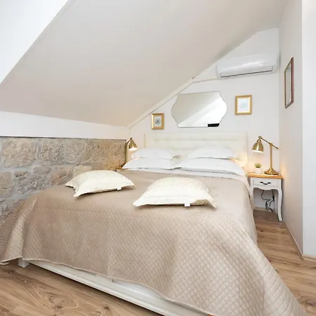 招待所 佩特拉公寓和客房旅馆 斯普利特