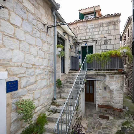 佩特拉公寓和客房旅馆 3* 斯普利特